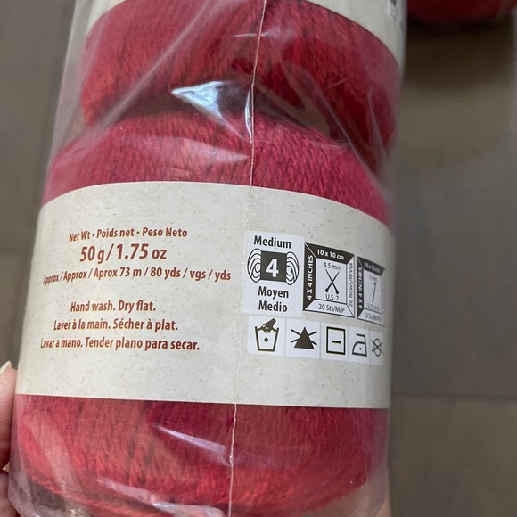 Patons Angora Bamboo Yarn red - Picture 3 of 5